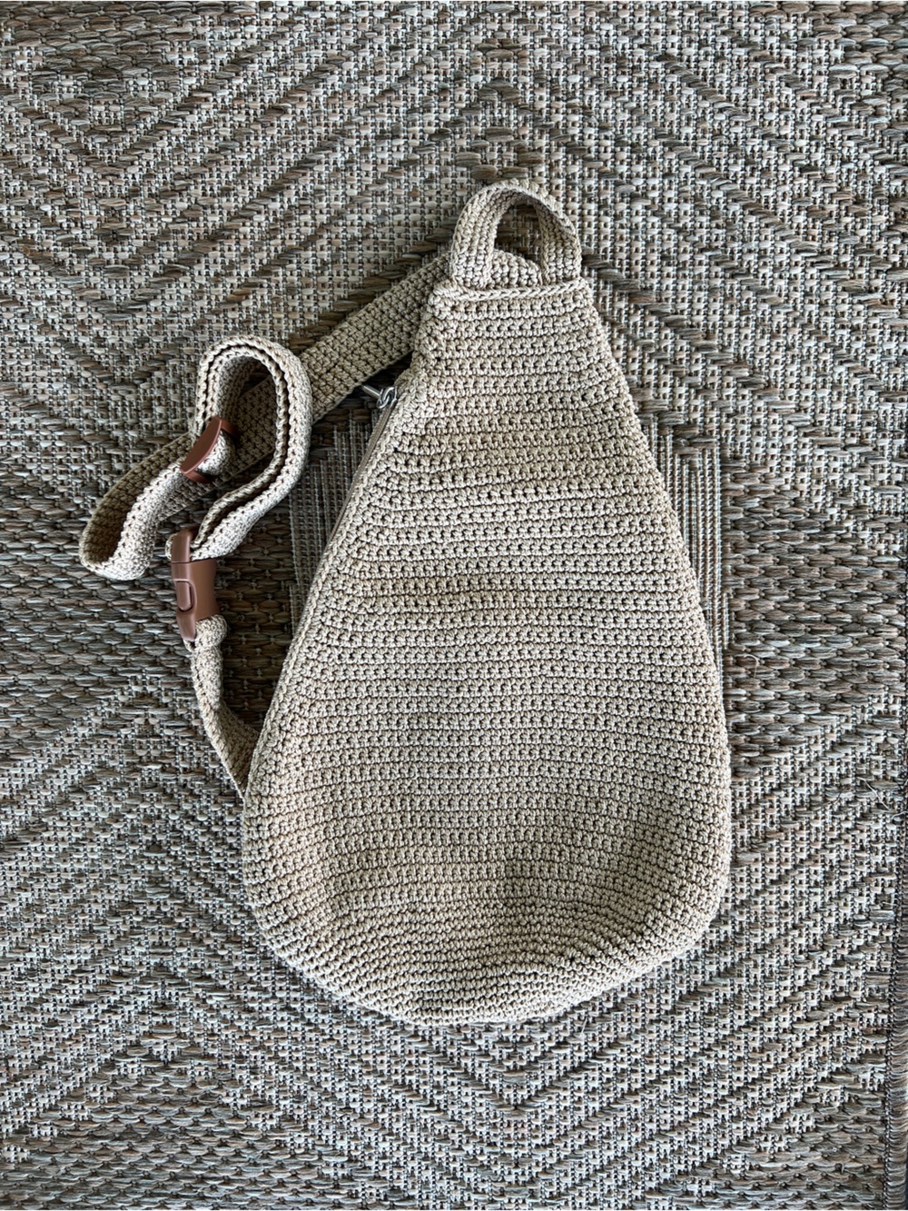The Sak Geo Sling bag Tan - Picture 10 of 12